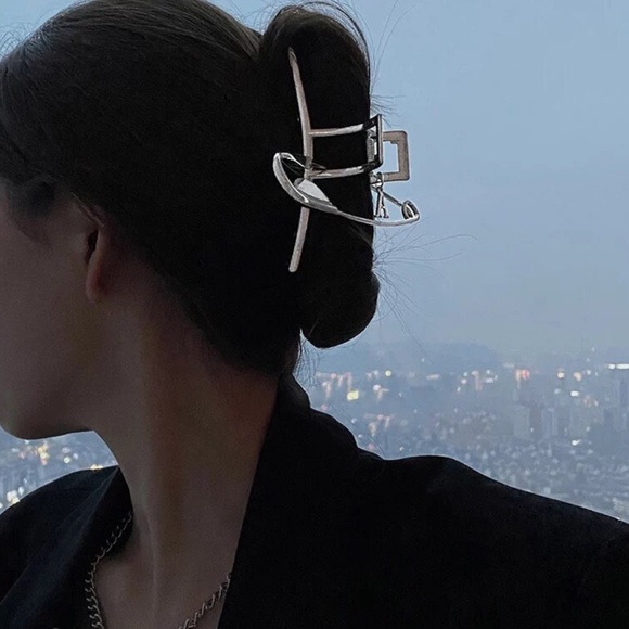 NEW Metal Hair Clip Pin Claw Minimalistic Hair Accessory Gray Bun Hairstyle - Picture 4 of 5